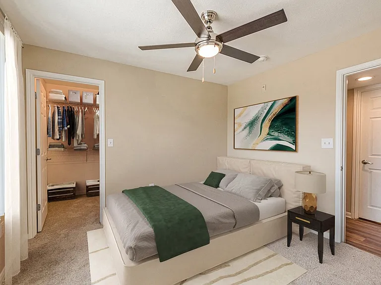 Vermillion Apartments — Photo 32