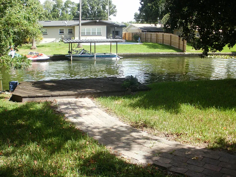2809 Gulfstream Rd — Photo 1