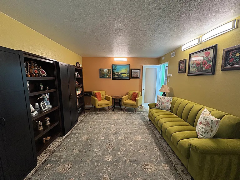 500 Glenwood Cir #122 — Photo 5