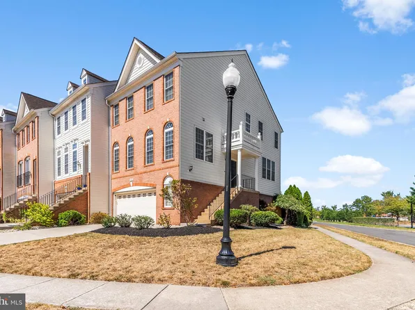 25260 Bald Eagle Ter, Chantilly, VA 20152