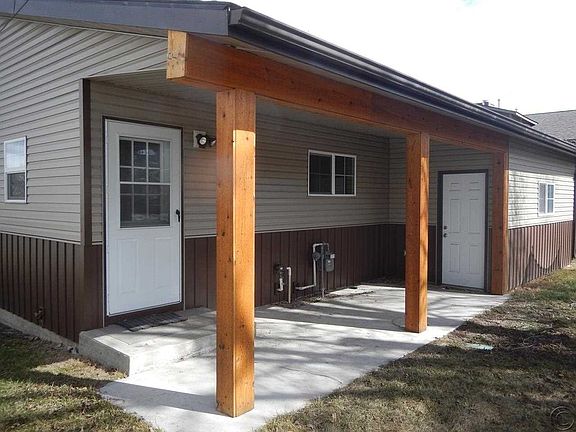 5th image of 2465 Ernest Ave
