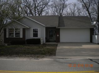 1563 Cherokee Rd, Lake Ozark, MO 65049