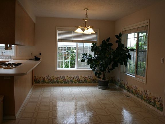 5th image of 1422 Orchardview Ave NW