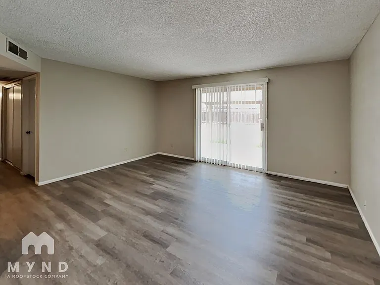 7233 W San Miguel Ave — Photo 5
