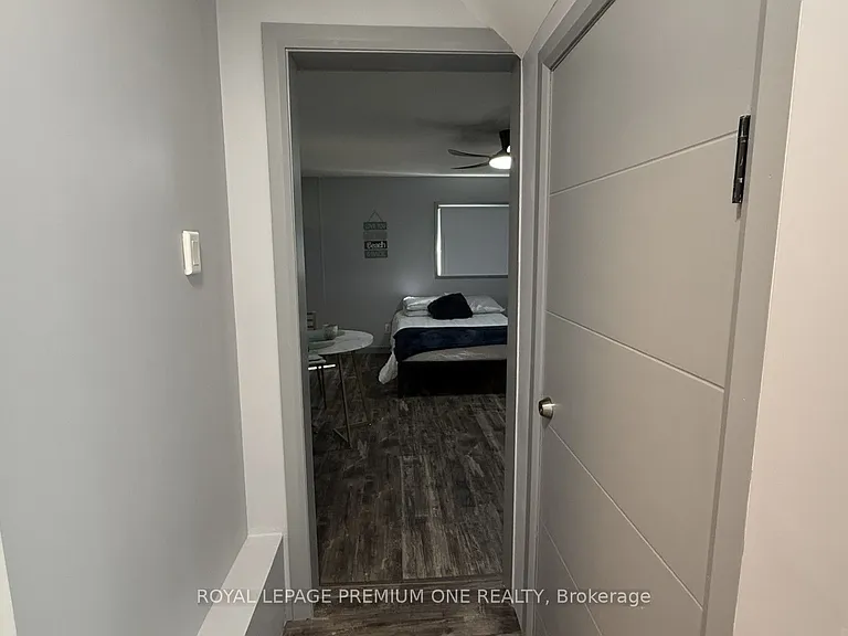 512 Mosley St #WHOLE HOUSE — Photo 32