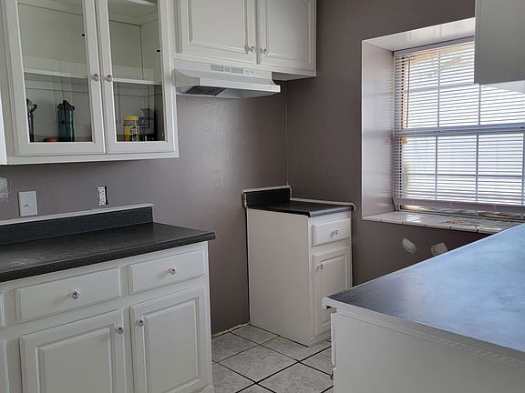 3rd image of 13458 Vaughn St