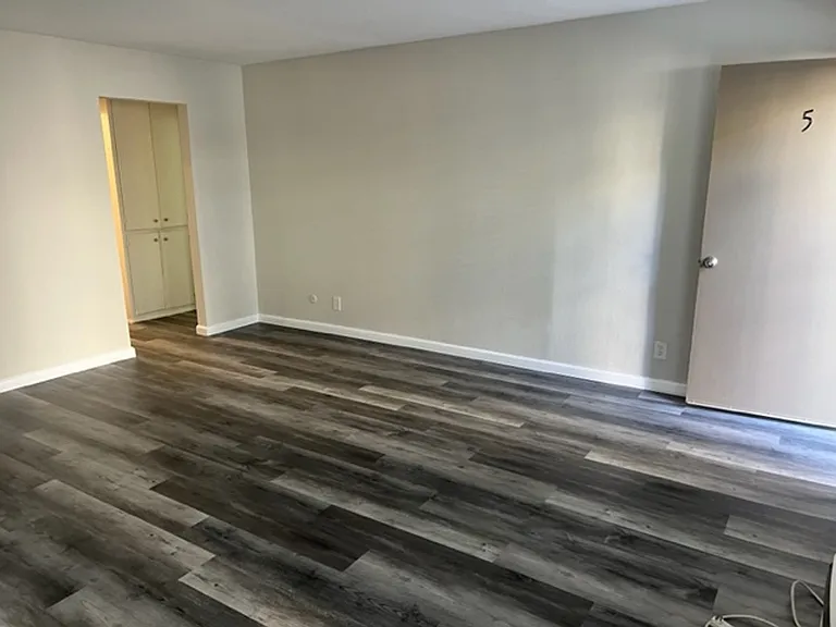 4560 North Ave — Photo 13