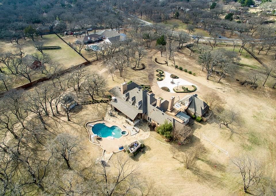 1st image of 156 Red Oak Ln