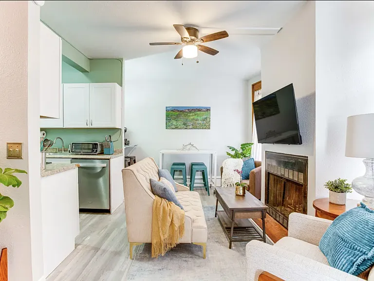 1109 N Emerson St #3 — Photo 19
