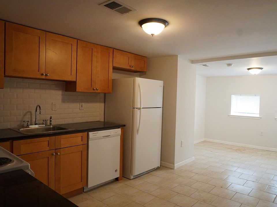 1st image of 4945 Chestnut St #C