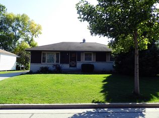 8133 W Norwich Ave, Greenfield, WI 53220