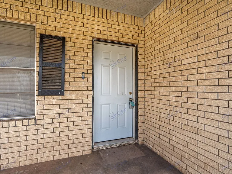 1209 Gladiolus St — Photo 3