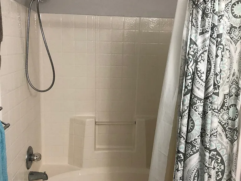 Merlot Master bath1_08272019