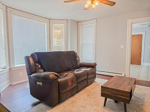 2nd image of 463 Lake Ave APT 1