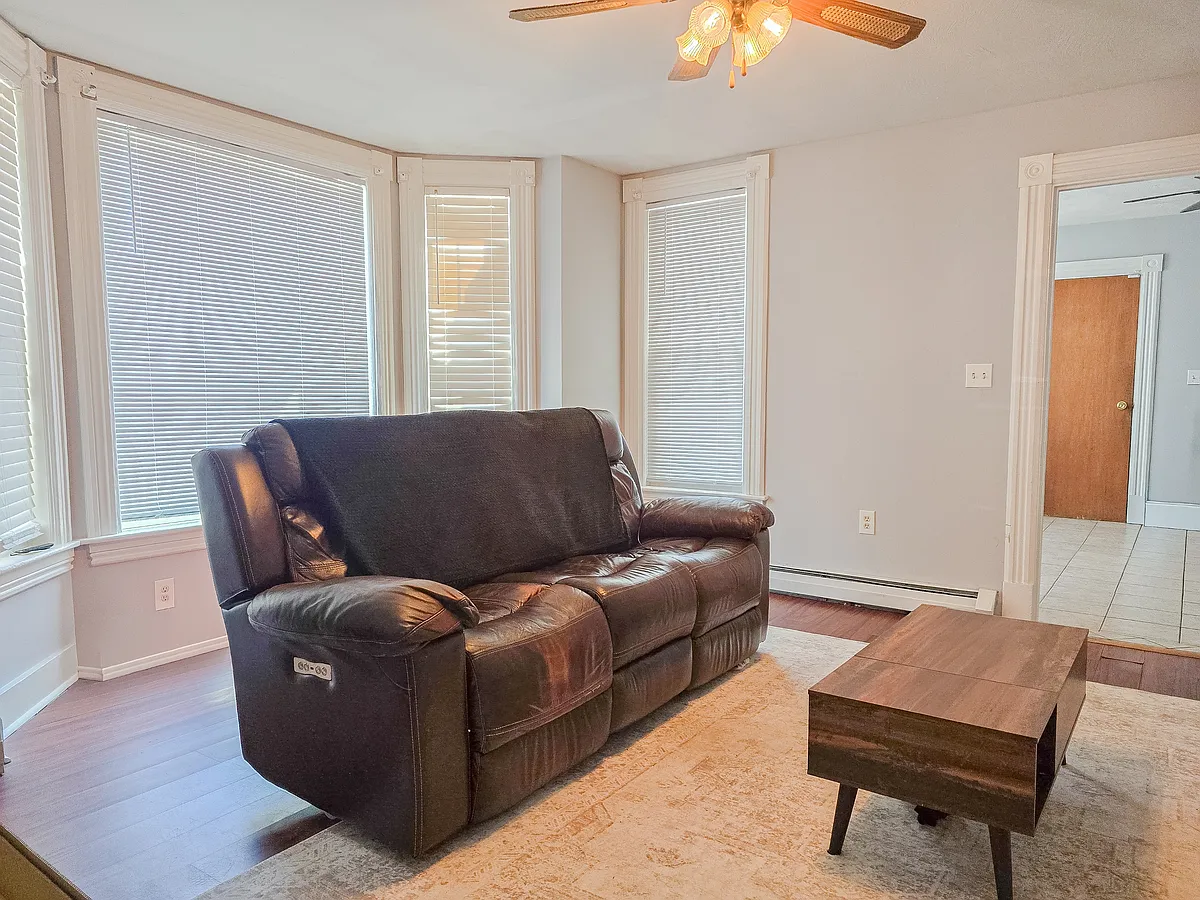 Building Photo - 463 Lake Ave #1