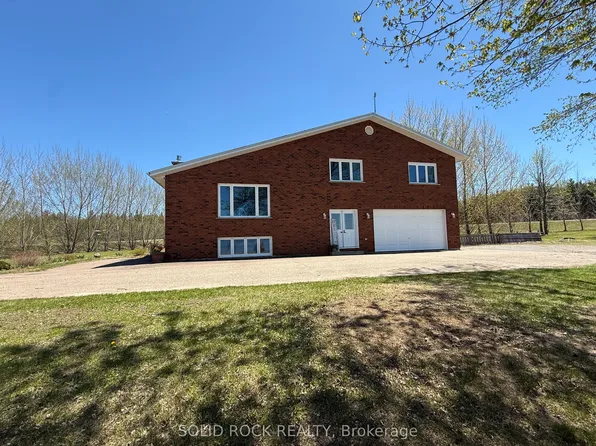 86 Township Park Rd, North Algona Wilberforce, ON K0J 1T0