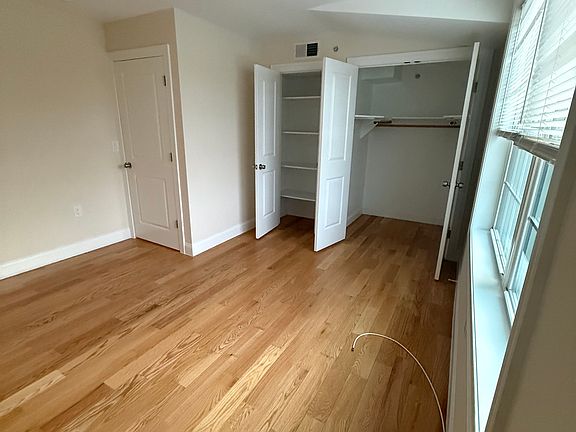 5th image of 81 Lester St #10