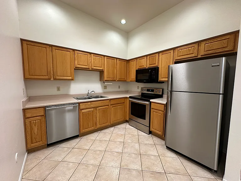 8435 N Hanks Pl — Photo 11