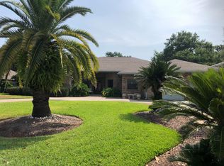 190 Country Club Rd, Shalimar, FL 32579