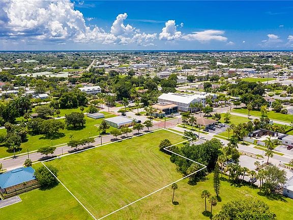 3rd image of 406 E Olympia Ave