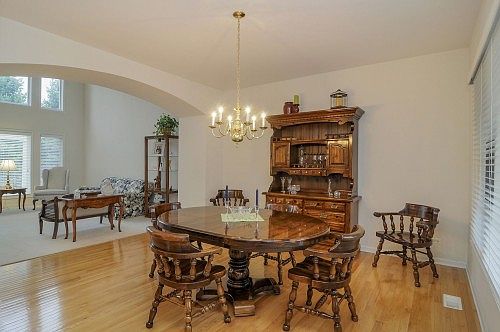 5th image of 2416 Woodglen Dr