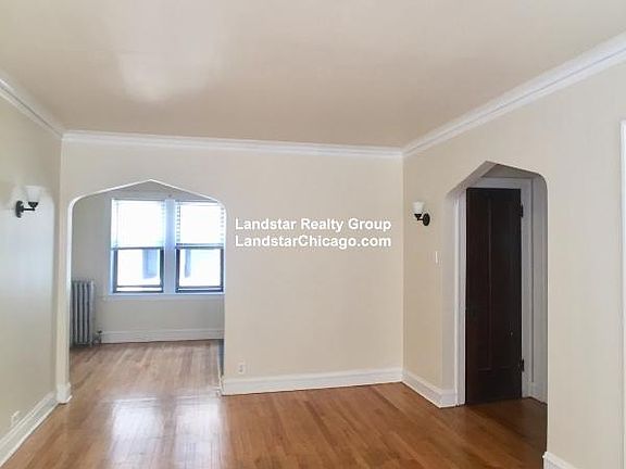 5th image of 6221 N Artesian Ave APT 1W
