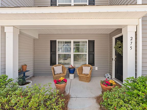 3rd image of 275 Spencer Cir