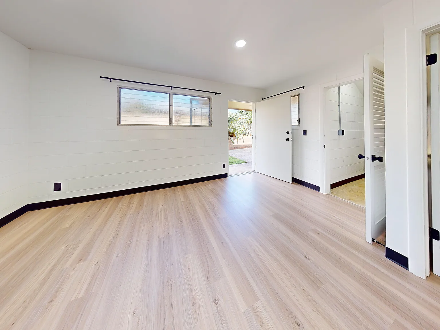 2 bed, 936 sqft, $2,900 — Photo 2