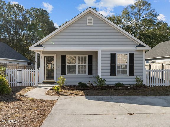 2nd image of 826 Southern Charm Drive