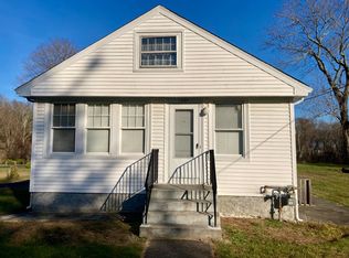 1227 Newman Ave, Seekonk, MA 02771