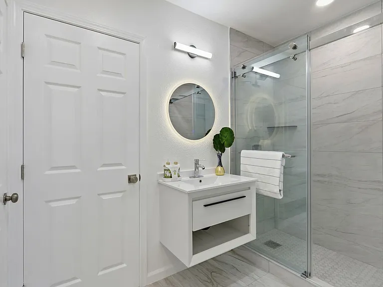 275 Beechnut Ave — Photo 20