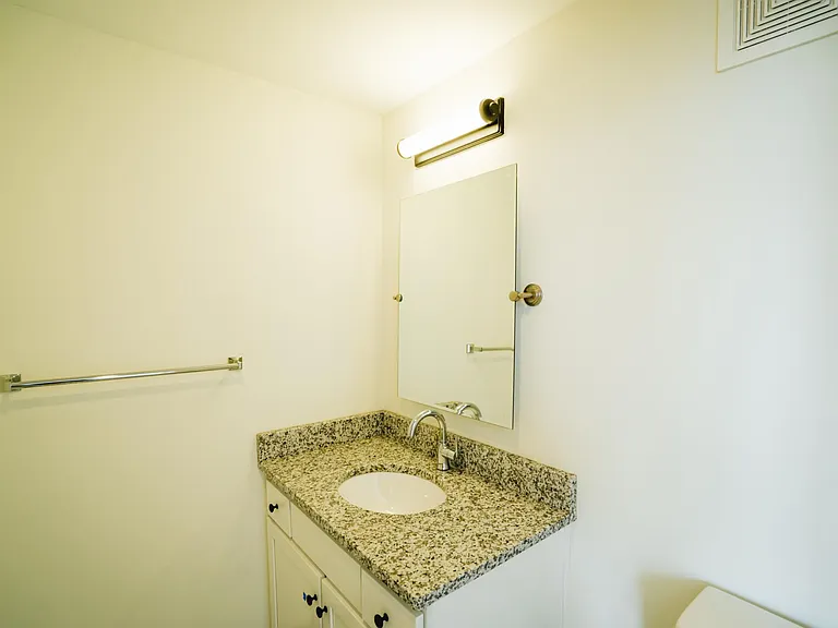 520 Mulberry St #402 — Photo 11