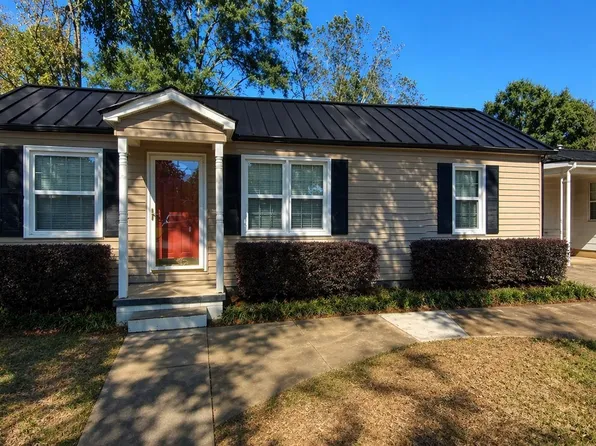 1110 W Walnut St, Sylacauga, AL 35150