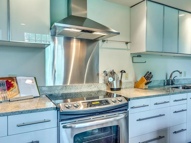 509 Cloverdale Rd #201 — Photo 9