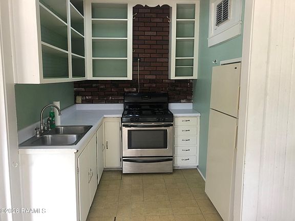 3rd image of 519 Madison St