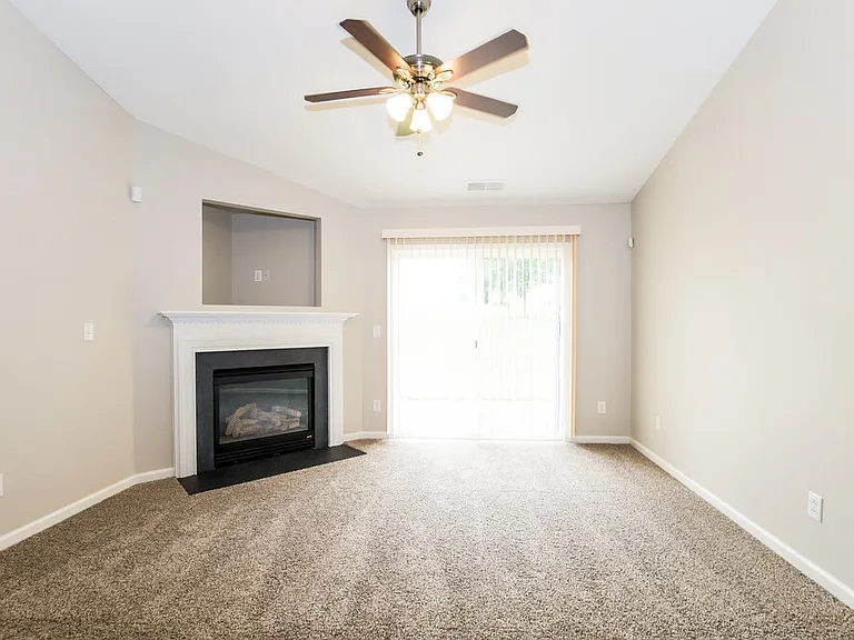 9109 Munsing Dr — Photo 2