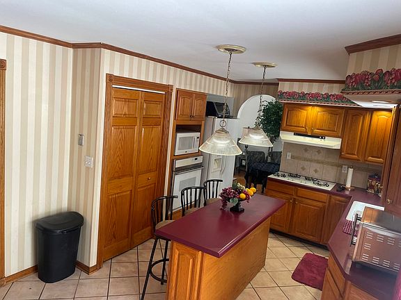 4th image of 24528 W Guinevere Ln