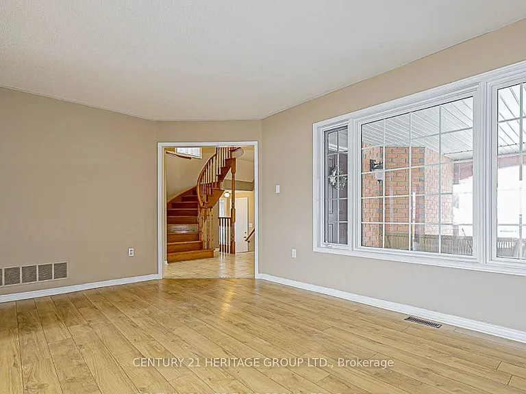 162 Widdifield Ave — Photo 5