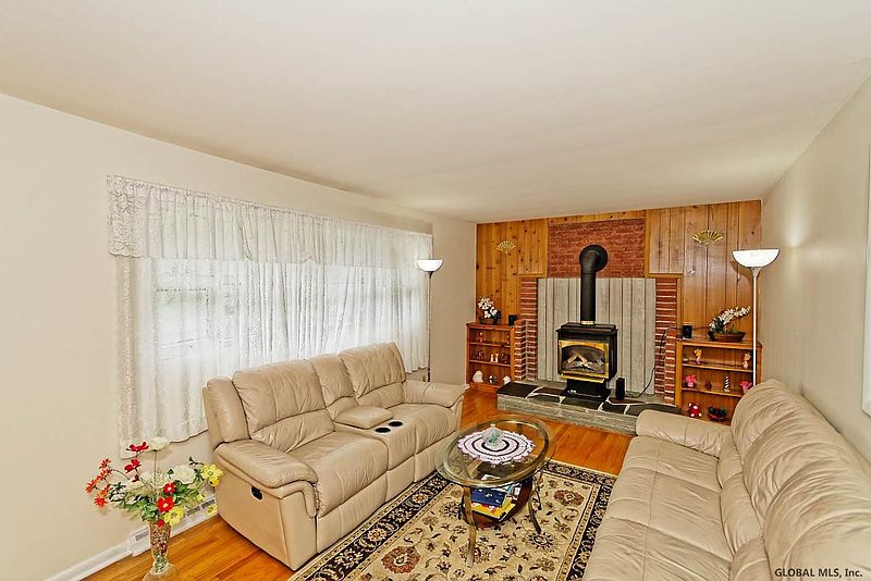 5th image of 5 GLADWISH Avenue