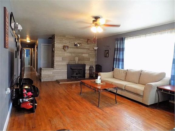 4th image of 319 N 11th St