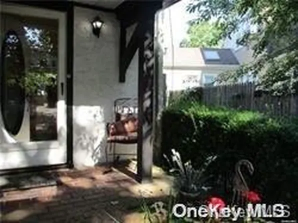 1550 Moffitt Avenue, Hewlett, NY 11557