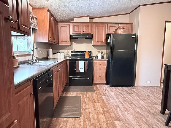 3rd image of 724 W Jackson Ave
