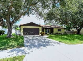 2249 Florinda St, Sarasota, FL 34231