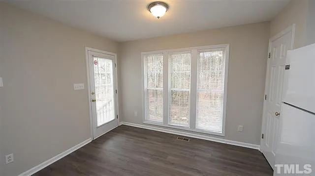 1056 Mailwood Dr — Photo 8