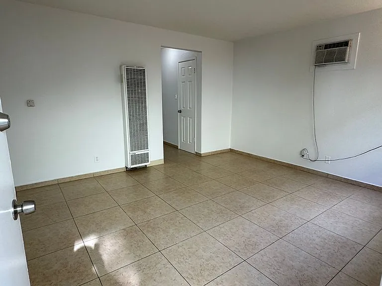 7918 Bright Ave #A — Photo 3