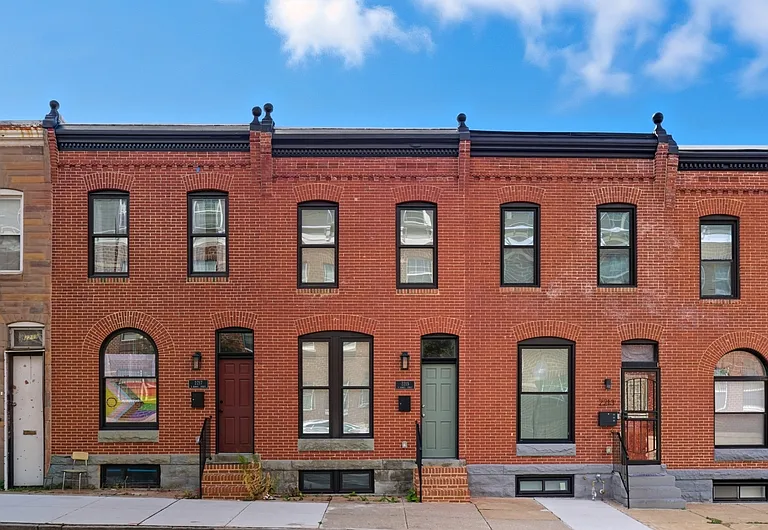 2215 E Biddle St — Photo 1