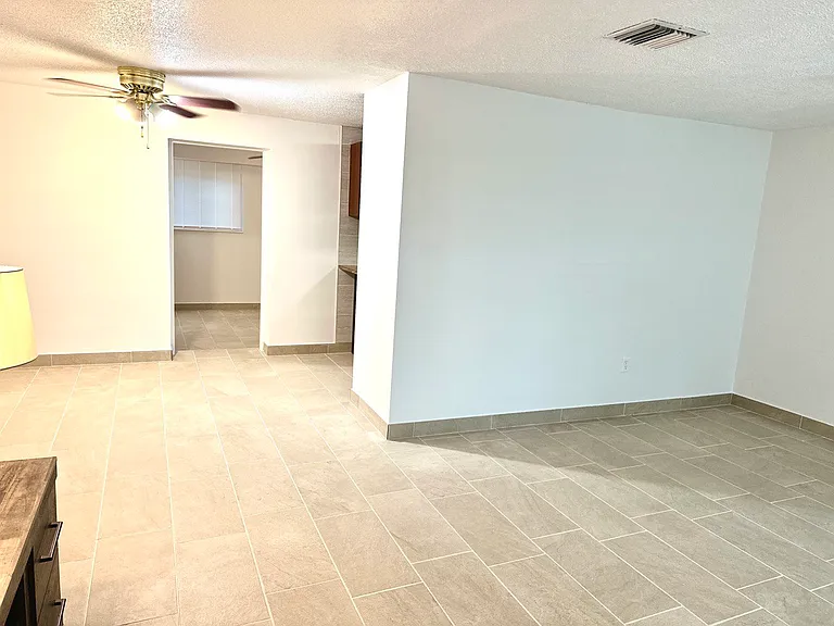 19385 Midway Blvd — Photo 13