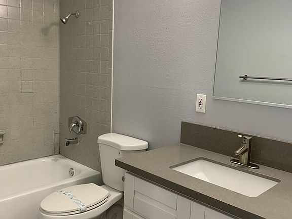 3rd image of 4471 44th St APT 206
