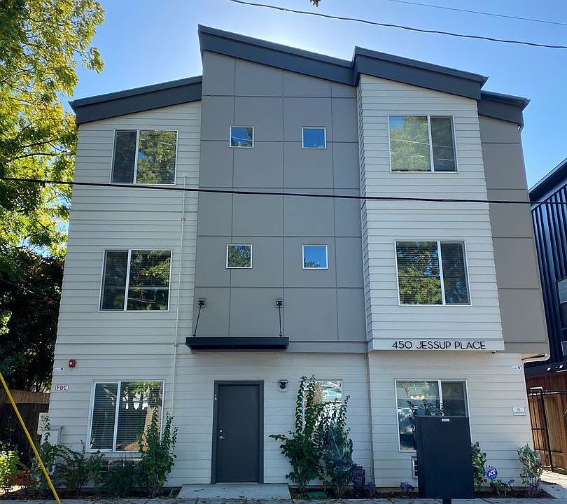 1st image of 450 NE Jessup St #2D