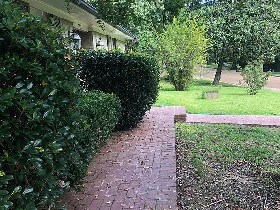 2nd image of 741 Sherwood Dr